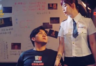 Kẻ phạm tội và nữ cảnh sát gợi cảm trong đam mê cấm