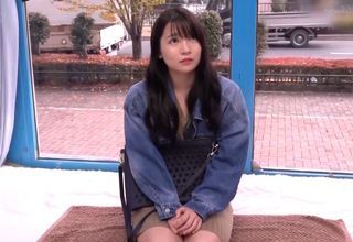 Thử thách tình dục ngoài trời trong căn phòng kính gợi cảm